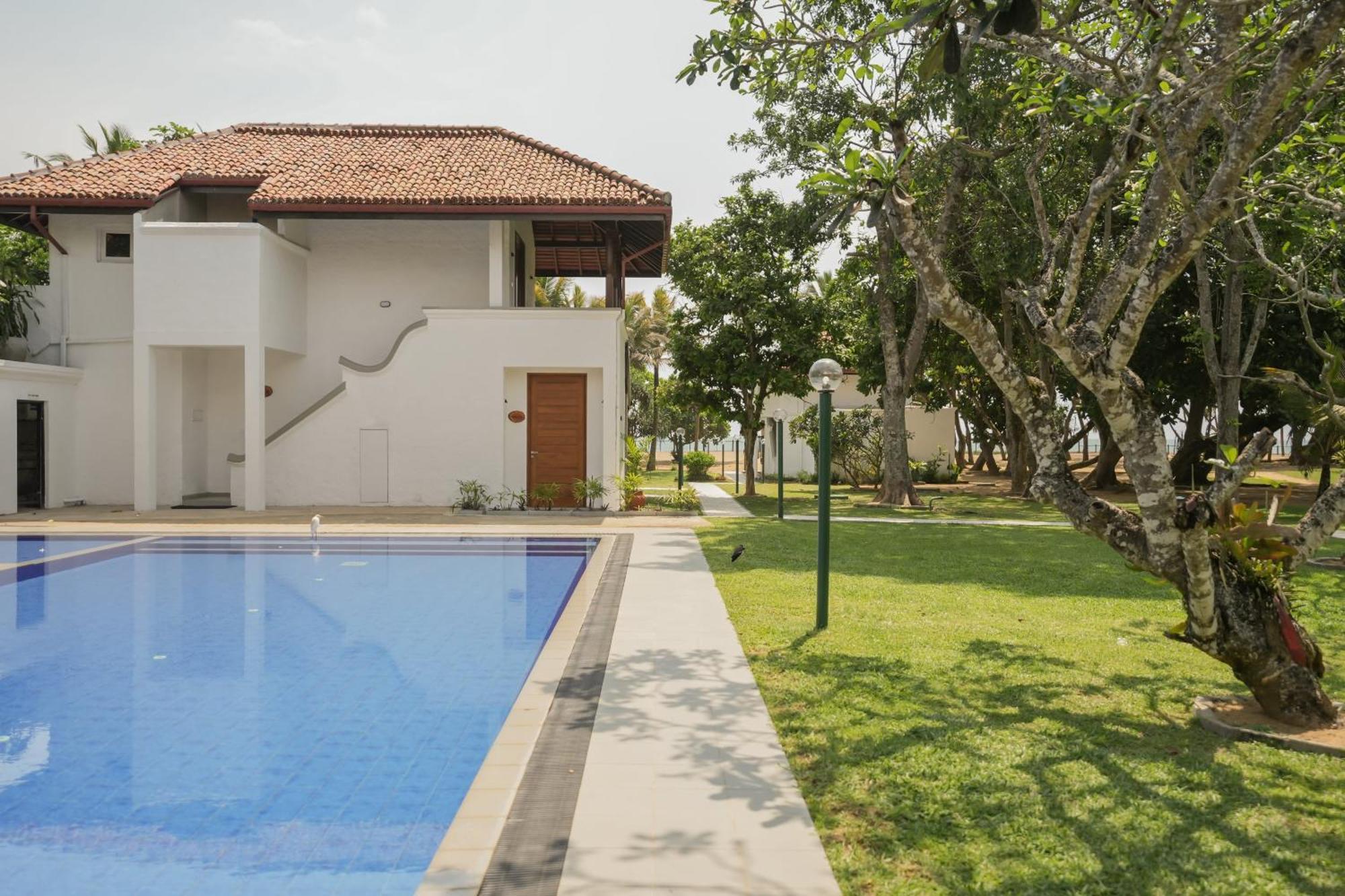 Hibiscus Beach Hotel & Villas Kalutara Exterior foto